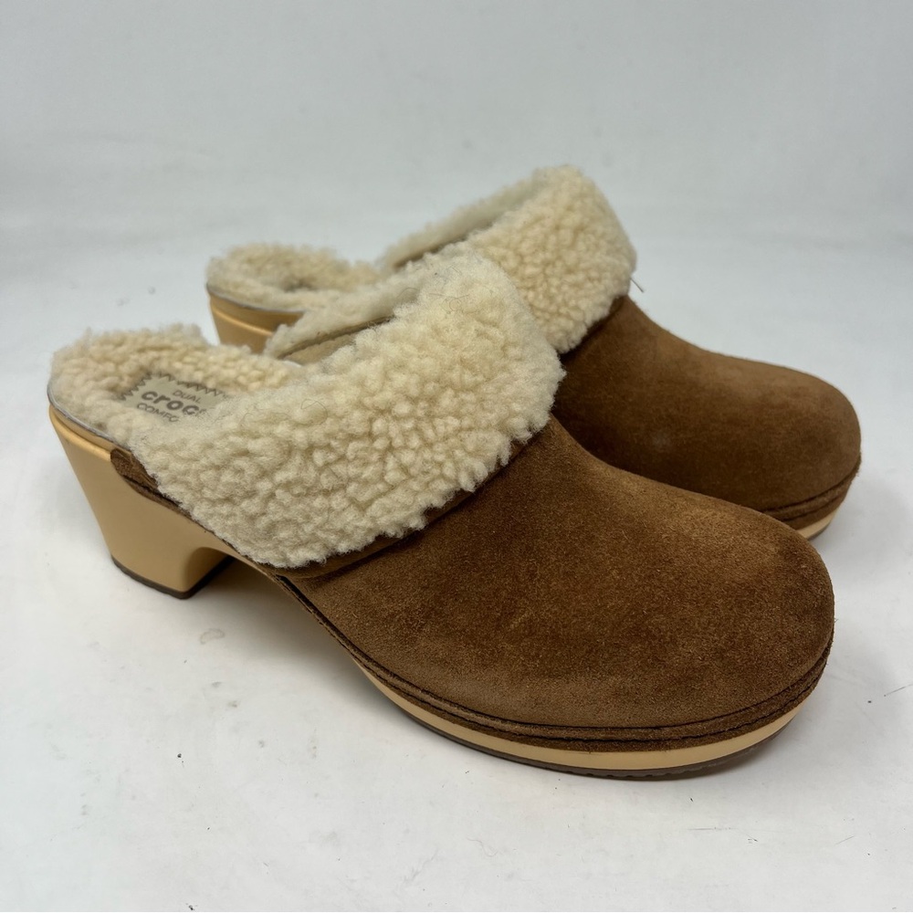 Crocs Sarah Luxe Suede Sherpa Lined Clogs Womens 6 Brown 203413 NWOB